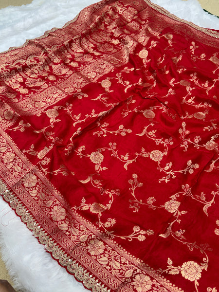 Red Colour Pure Dola Silk Saree With Scalloped Border & Contrast Yellow Blouse