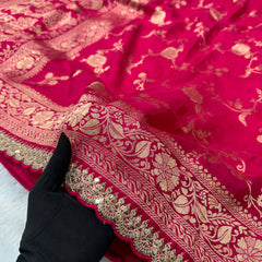 Pink Colour Pure Dola Silk Saree With Scalloped Border & Contrast Blue Blouse
