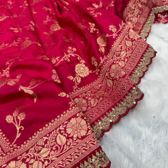 Pink Colour Pure Dola Silk Saree With Scalloped Border & Contrast Blue Blouse
