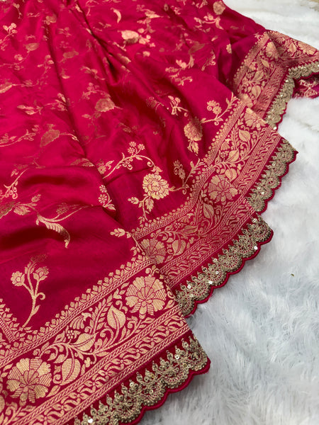 Pink Colour Pure Dola Silk Saree With Scalloped Border & Contrast Blue Blouse